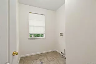 1206 Parkview Dr, Spring Valley, NY 10977 - Photo 31