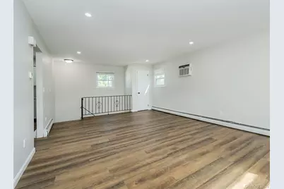 80 Maxwell Avenue, Oyster Bay, NY 11771 - Photo 3