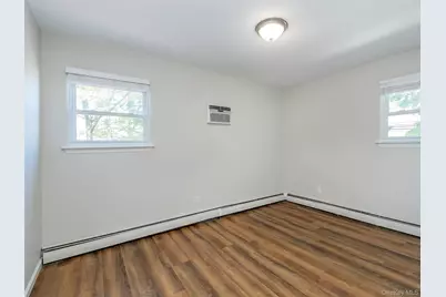 80 Maxwell Avenue, Oyster Bay, NY 11771 - Photo 13