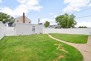 58 Myers Ave, Hicksville, NY 11801 - Photo 19