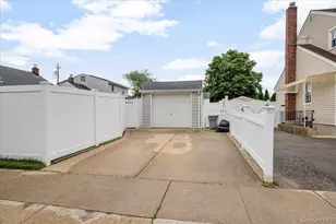 58 Myers Ave, Hicksville, NY 11801 - Photo 21