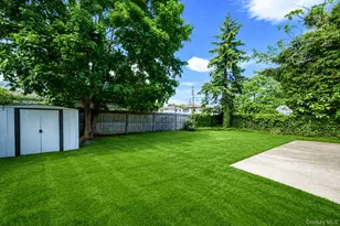 129 Shaber Rd, Patchogue, NY 11772 - Photo 7