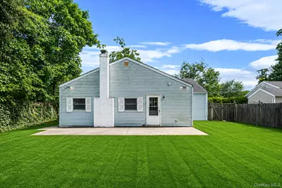 129 Shaber Road, Patchogue, NY 11772 - Photo 5