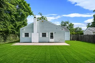 129 Shaber Rd, Patchogue, NY 11772 - Photo 5