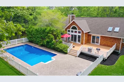 33 Windwood Court, Westhampton, NY 11977 - Photo 3