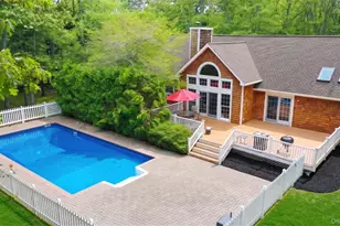 33 Windwood Ct, Westhampton, NY 11977 - Photo 3