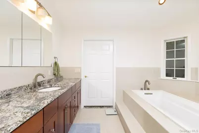 33 Windwood Court, Westhampton, NY 11977 - Photo 23