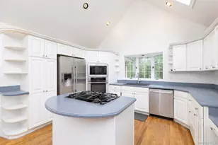 33 Windwood Ct, Westhampton, NY 11977 - Photo 15
