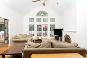 33 Windwood Ct, Westhampton, NY 11977 - Photo 9