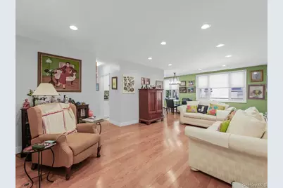 25 Canterbury Road #1M, Great Neck, NY 11021 - Photo 5