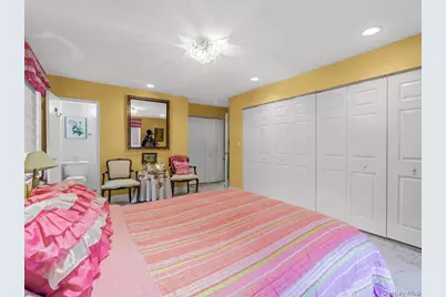 25 Canterbury Road #1M, Great Neck, NY 11021 - Photo 13