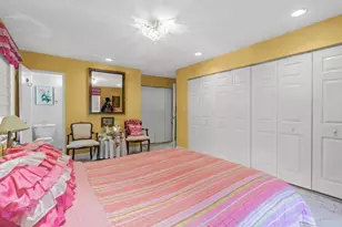 25 Canterbury Rd, Great Neck, NY 11021 - Photo 13