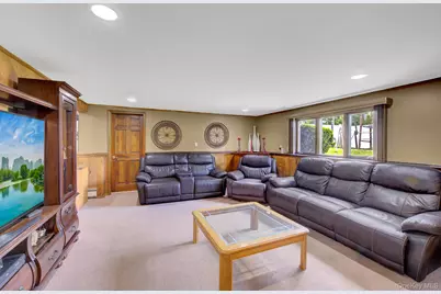312 Eastlake Avenue, Massapequa Park, NY 11762 - Photo 7