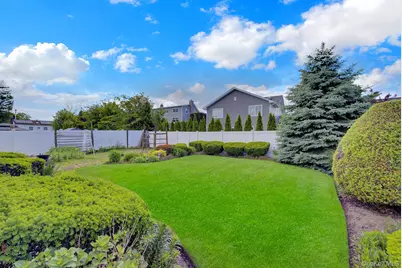 312 Eastlake Avenue, Massapequa Park, NY 11762 - Photo 21
