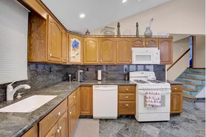 312 Eastlake Avenue, Massapequa Park, NY 11762 - Photo 5