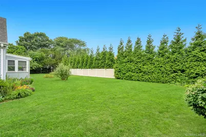 274 Johnson Avenue, Sayville, NY 11782 - Photo 5