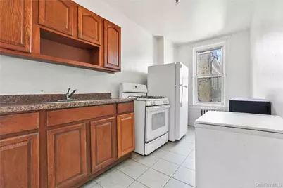 106-17 Jamaica Avenue, Richmond Hill, NY 11418 - Photo 13
