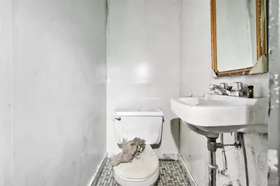 106-17 Jamaica Avenue, Richmond Hill, NY 11418 - Photo 17