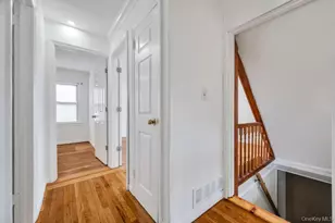 15 Farm Ln, Hicksville, NY 11801 - Photo 9