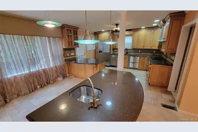 186-20 Troon Road, Jamaica, NY 11432 - Photo 11