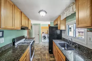 14 Buttercup Dr, Bohemia, NY 11716 - Photo 17