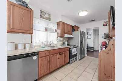 208 N 3rd Street, Bethpage, NY 11714 - Photo 5