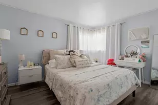 208 N 3rd St, Bethpage, NY 11714 - Photo 9