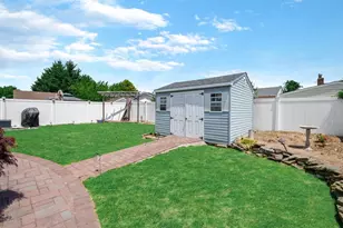 208 N 3rd St, Bethpage, NY 11714 - Photo 13