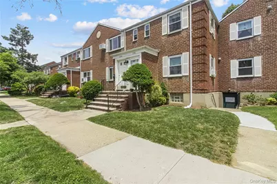 73-11 263rd Street #B, Glen Oaks, NY 11004 - Photo 3