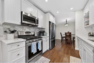 18U Madison Park Gardens #18U, Port Washington, NY 11050 - Photo 5
