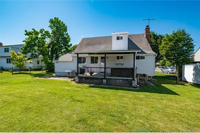 31 Pickwick Drive, Commack, NY 11725 - Photo 3