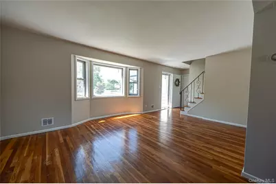 31 Pickwick Drive, Commack, NY 11725 - Photo 11