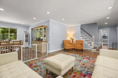55 Warwick Road, Great Neck, NY 11023 - Photo 11