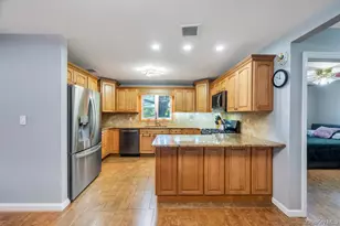 34 Windus Dr, Shirley, NY 11967 - Photo 11