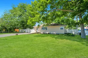 34 Windus Dr, Shirley, NY 11967 - Photo 3