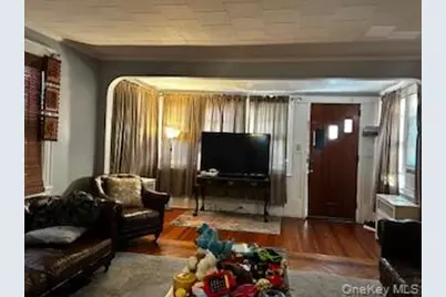 62-53 80th Road, Glendale, NY 11385 - Photo 5