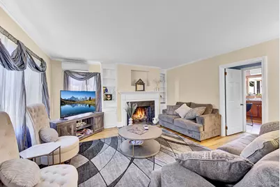 64 E Roe Boulevard, Patchogue, NY 11772 - Photo 9