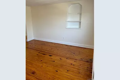 19 Firwood #2nd floor, Port Washington, NY 11050 - Photo 5