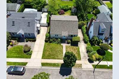 9 Robert Street, Hicksville, NY 11801 - Photo 3