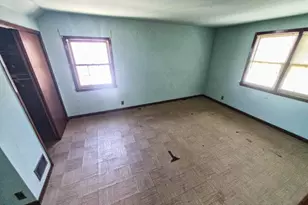 9 Robert St, Hicksville, NY 11801 - Photo 13