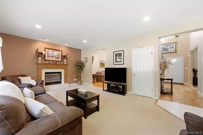 9 Ridgefield Drive, Shoreham, NY 11786 - Photo 13
