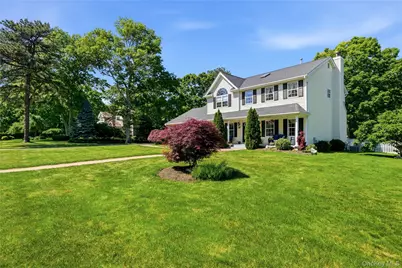 9 Ridgefield Drive, Shoreham, NY 11786 - Photo 3