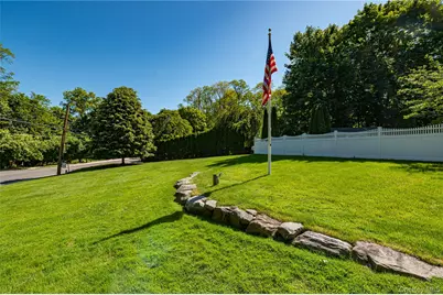 130 N Country Road, Shoreham, NY 11786 - Photo 27