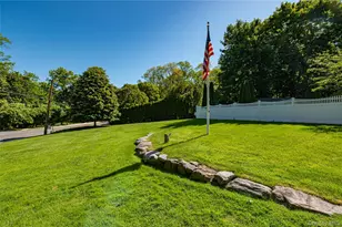 130 N Country Rd, Shoreham, NY 11786 - Photo 27