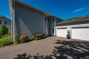 409 Elton Ct E, Saint James, NY 11780 - Photo 3