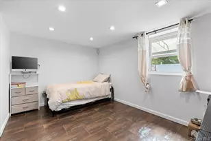 648 Diane Pl, Woodmere, NY 11581 - Photo 13