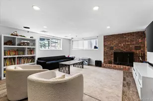 648 Diane Pl, Woodmere, NY 11581 - Photo 17