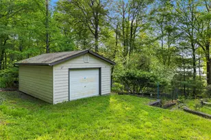 16 Fairway Dr, Highland Lake, NY 12743 - Photo 11