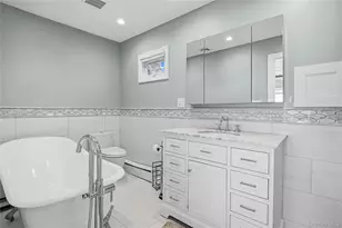 106 Anchorage Dr, West Islip, NY 11795 - Photo 33