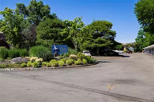 1 Toms Point Ln, Port Washington, NY 11050 - Photo 23